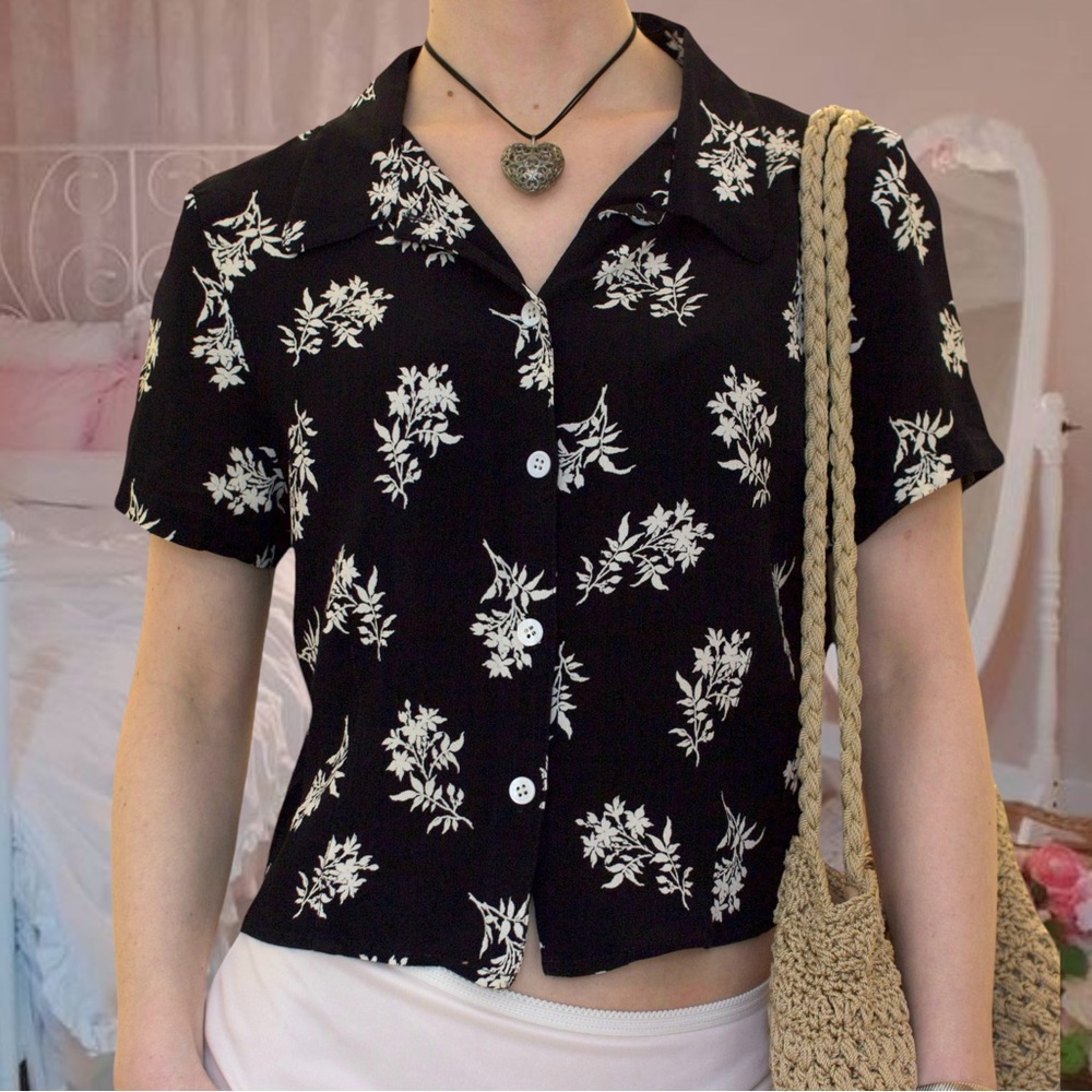 Vintage 90s floral cropped short sleeve button up